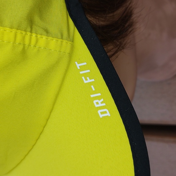 Nike Featherlight Dri-Fit Small Swoosh Running Gym Adjustable Strap-on Hat OS - Picture 4 of 9